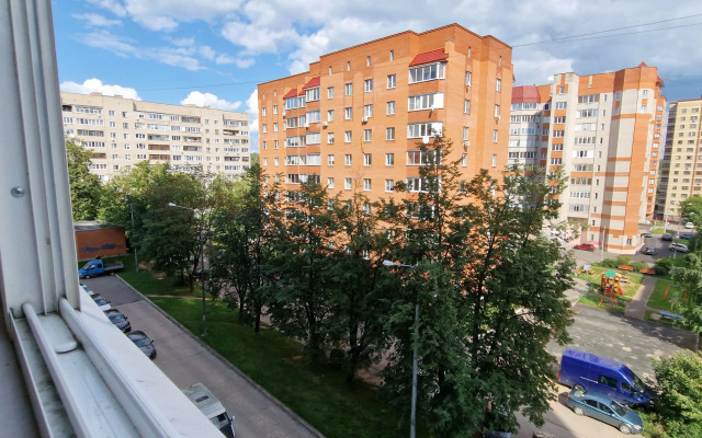 25 Let Oktyabrya Istra Posutochno Flat