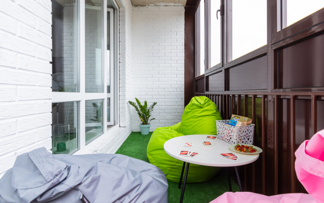 RoomyRoom Emerald Flat