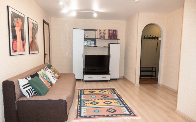 V Samom Serdtse Smolenska Flat