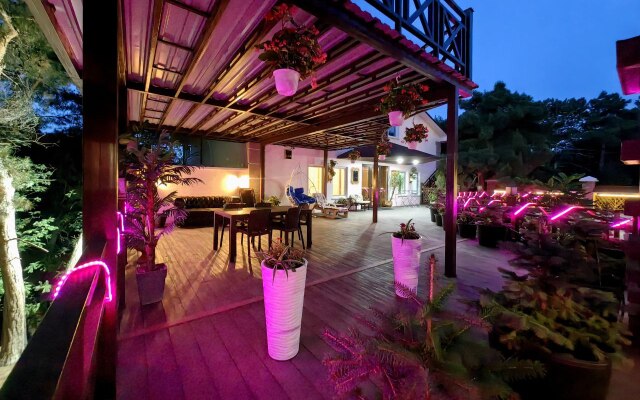 Sosnovyij Raj Villa