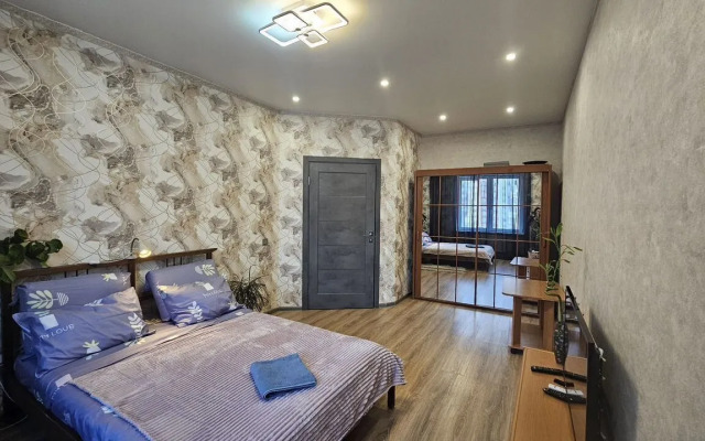 Квартира просторная на бульваре Космонавтов 5