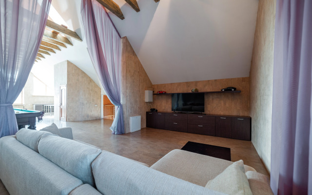 Vesna Private house