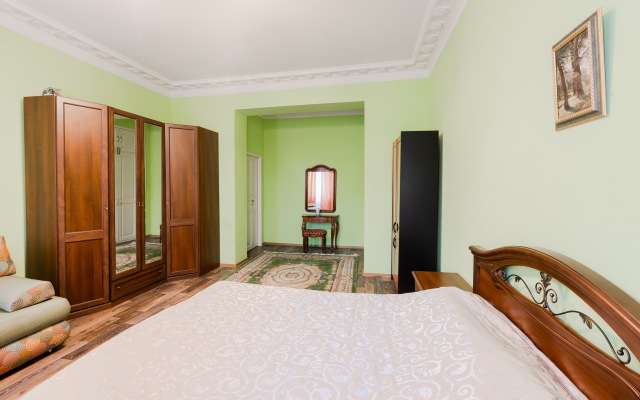 Апартаменты SpbStay на Вознесенском проспекте 3-5