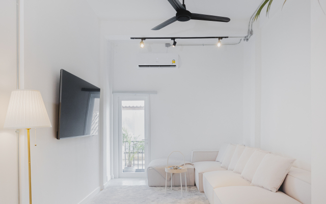 Modern Minimalism - Mandarin Palm Apartments
