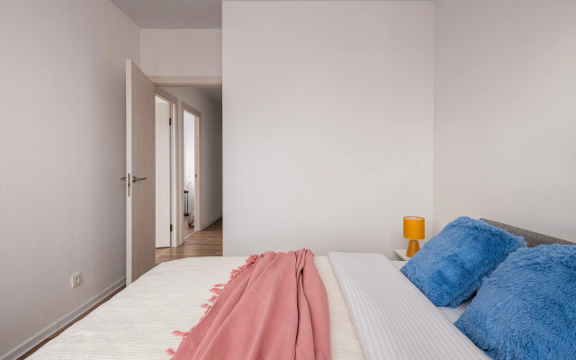 Chetyrekhkomnatnaya Dizainerskaya Vidovaya Flat