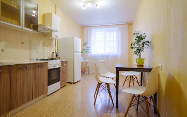 Uyutnaya Svetlaya Dvukhkomnatnaya Flat