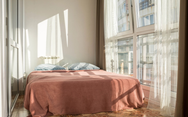 Na Bogdana Khmelnitskogo 10 Flat