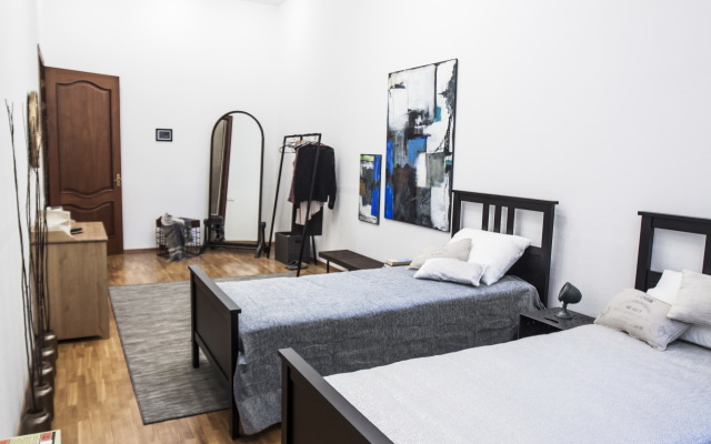 Апартаменты с эркером Александра Блока