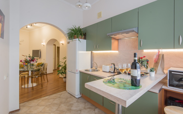 Квартира GM Apartments Стильная Трехкомнатная на Бульварном кольце