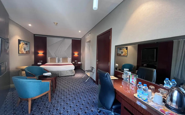 Versailles by Vieras Hotel