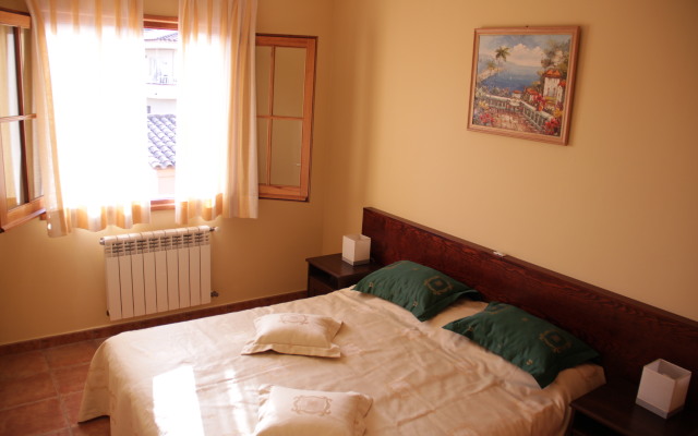 Mariposa Villa