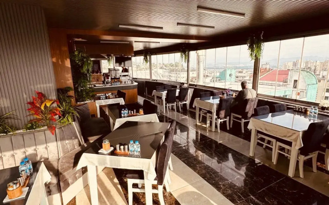 Grand Heykel Hotel