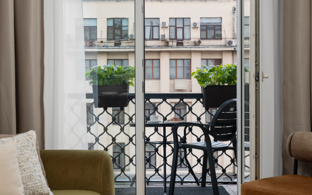 Квартира Видовая Трехкомнатная с Эркерным Балконом