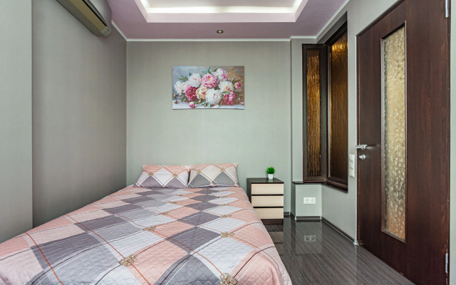 Квартира Комарова 12