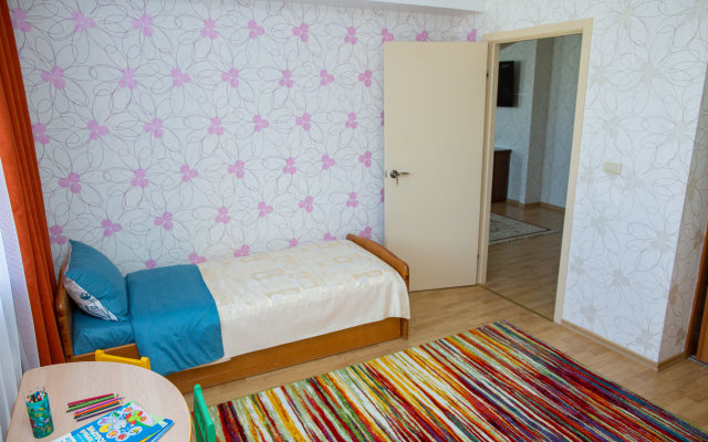 Spelaya Vishnya v Tsentre Goroda Apartment