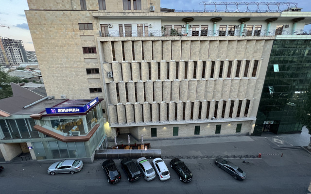2-K Kvartira v Novostroyke na Yervanda Kochara Flat