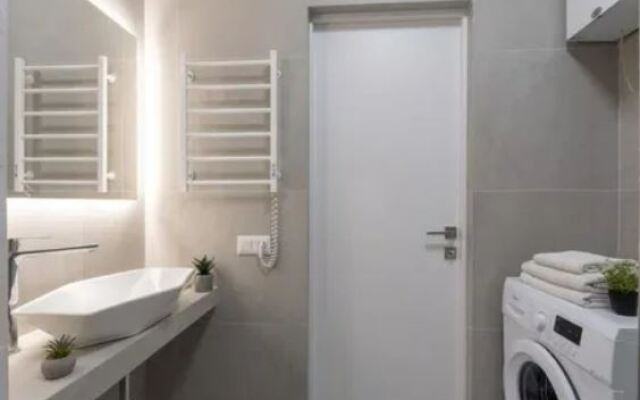 Shikarny Vip v Samom Tsentre Almaty Apartments