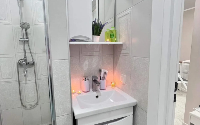 2 Na Bekhtereva 2B Flat
