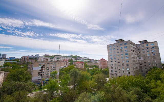 Na Okeanskom Prospekte 101/58 Apartments