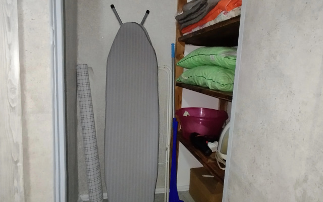 V Akademgorodke Flat