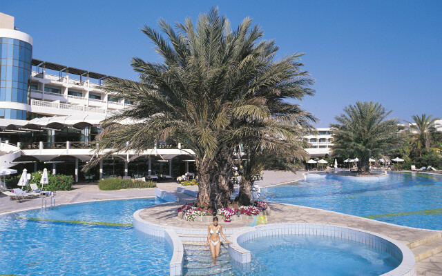 Constantinou Bros Athena Beach Hotel