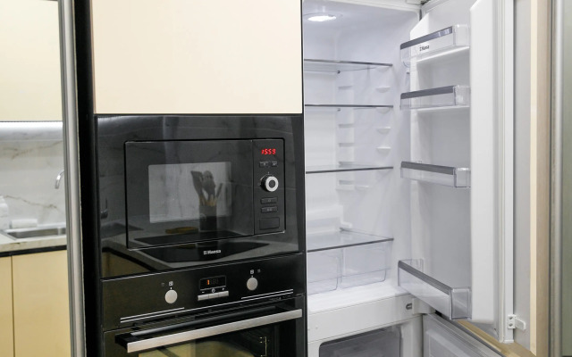 V Tsentre Petrozavodska U Naberezhnoy Flat