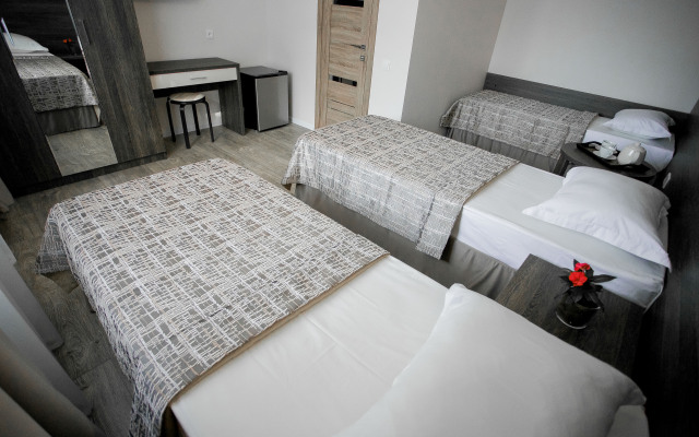 La V Hotel