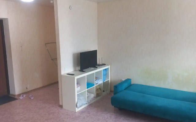 Na Prosvescheniya, 5 Flat