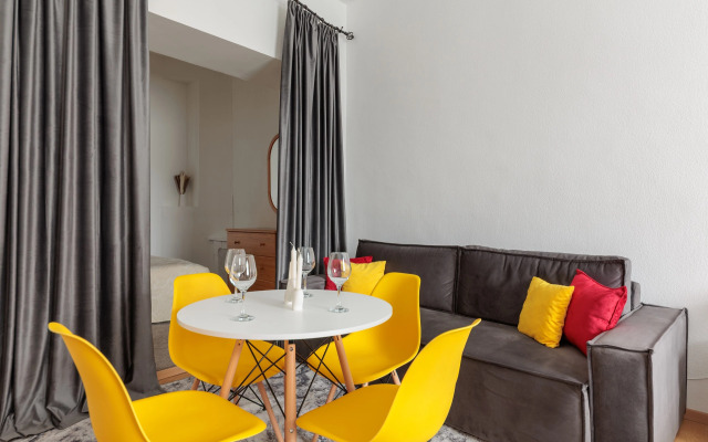 Апартаменты у Дворцовой площади DereMRents ДереМРентс