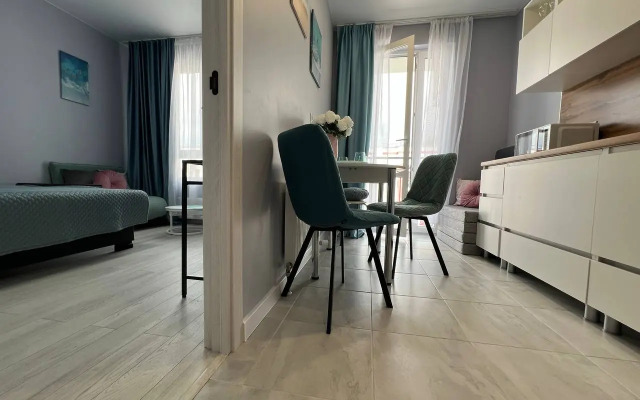 Trekhmestnye s Vidom na Reku Flat