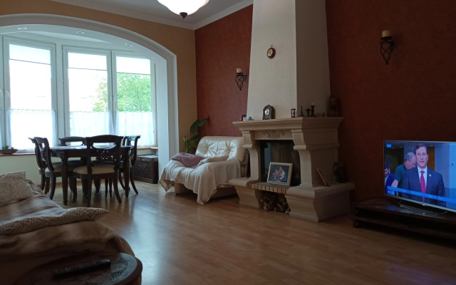 Квартира Красная 8