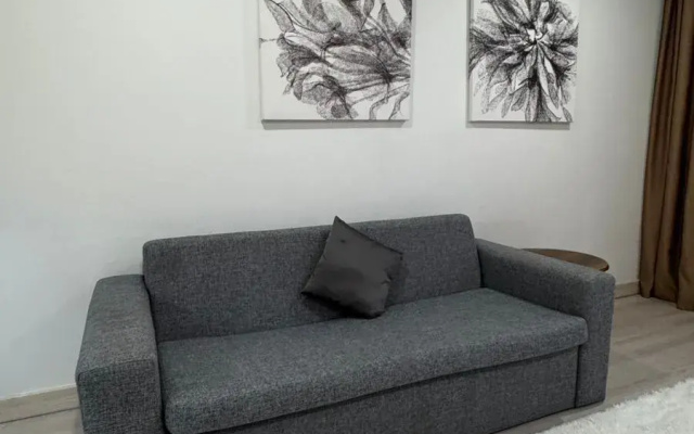 Apart-' Yes, apartments by botanical garden