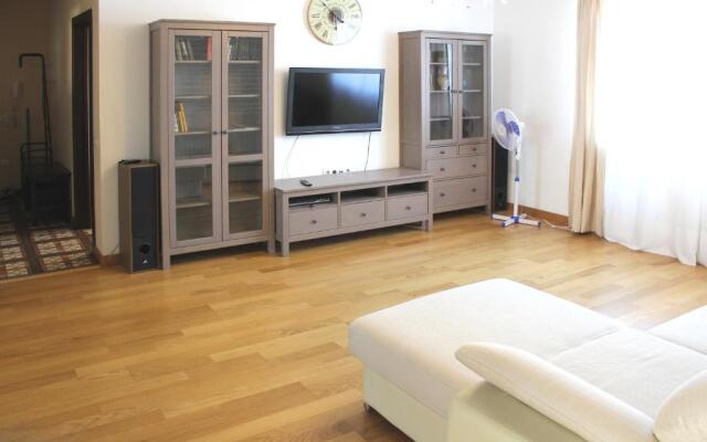 Na Ulitse Bagrationa Apartments
