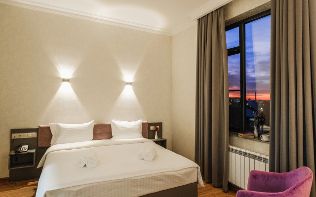Parklane Hotel