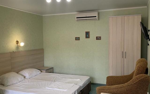 Peliken Living Quarters