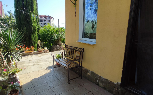 Tsvetok Granata Guest House