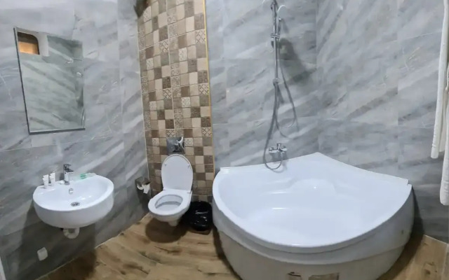 Riverside-Express Hotel