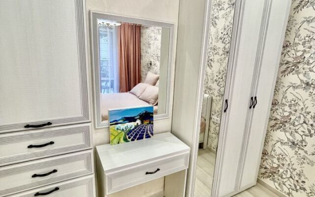 V Pereulke Rakhmaninova 49/15 Apartments