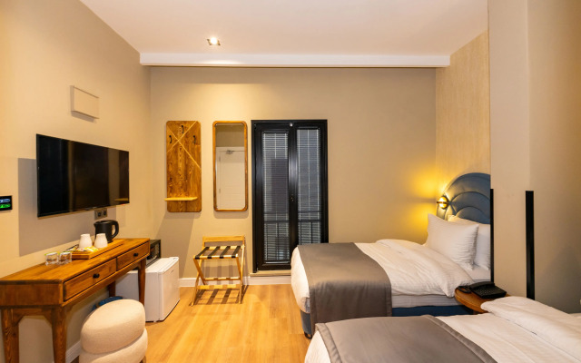 Nenessa Airport Hotel