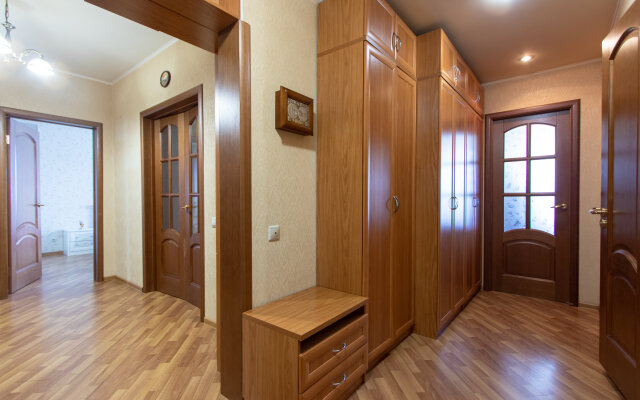 3kh komnatnye na Zyuzinskoy Apartments
