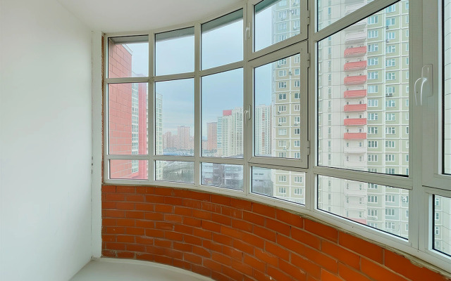 Апартаменты Шикарная двухкомнатная квартира с раздельными комнатами и балконом