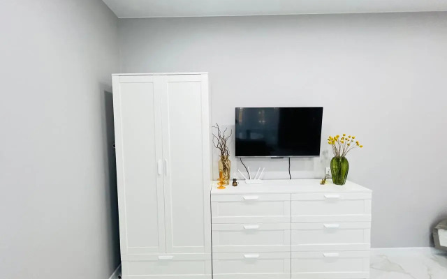S Otdelnym Vkhodom V Apart-Komplekse S Basseynom Apartment