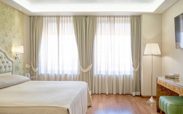 Отель Santa Chiara Hotel