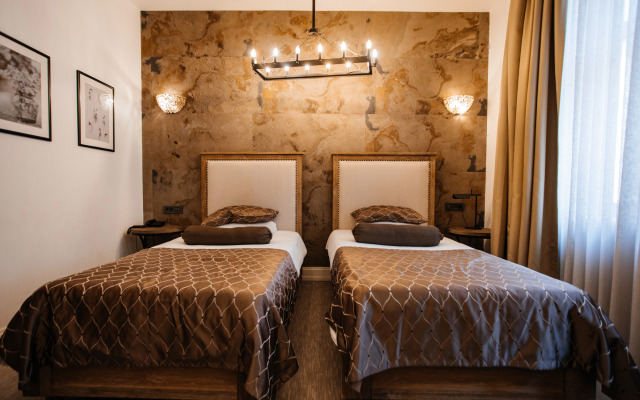 Shirvanshah Hotel