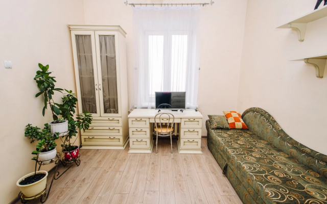 Apartments Trekhkomnatnye Apartamenty
