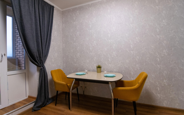 V otlichnom rayone na troikh Apartments