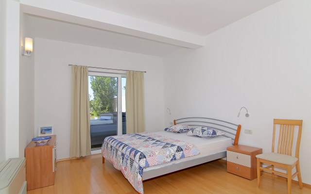 Abelia Apartments
