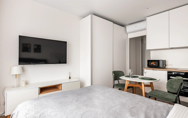 Vershina Emocij Flat