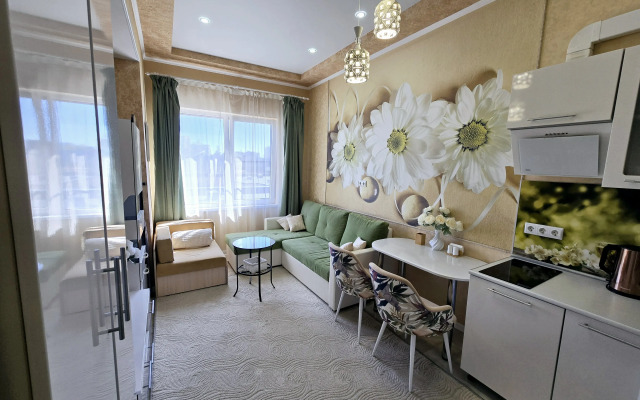 Uyutnaya V Komplekse S Basseynom Flat