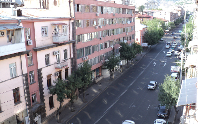 Kvartira Na Pl Saharova Ul Nalbandyan Apartments